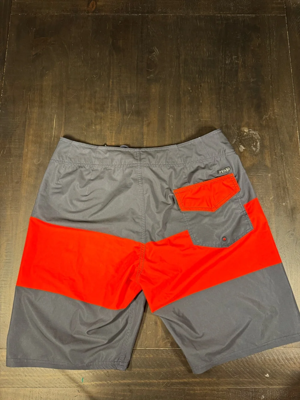 Vintage Volcom Men’s Gray & Red Swim Trunks Size 31